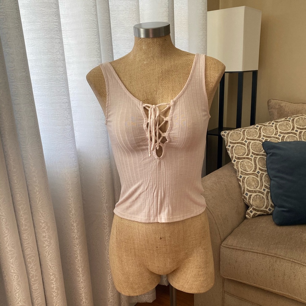 URBAN OUTFITTERS CROP TOP